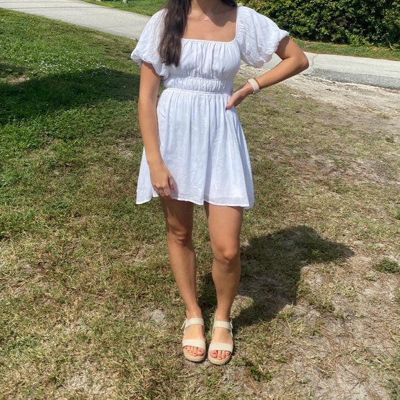 White Puffsleeve Dress - Tangled Rose Boutique - size Small - Picture 1 of 2